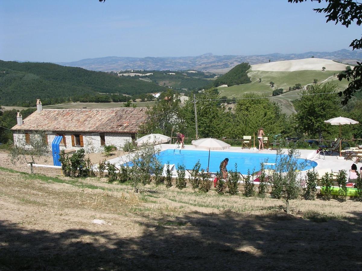 Agriturismo Girolomoni - Locanda Isola del Piano Exterior photo